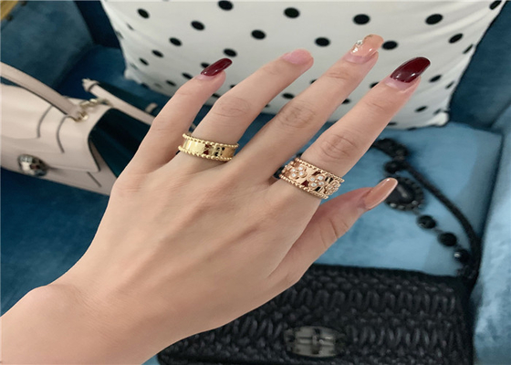 High End 18K Gold Diamond Ring Medium Model With Precious Clover Motifs