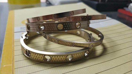 OEM 18k เนื้อทองคําแท้ เครื่องประดับเครื่องประดับยี่ห้อที่กําหนดเอง