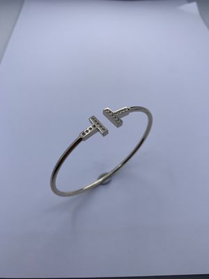 หลากหลาย เครื่องประดับทองคํา 18K สําหรับลูกค้าปลาย