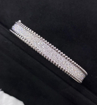 สร้อยข้อมือเพชรเพชร, 3 แถว, รุ่นกลาง 18K ทองคําขาว, พระเครื่องสูงเพชร